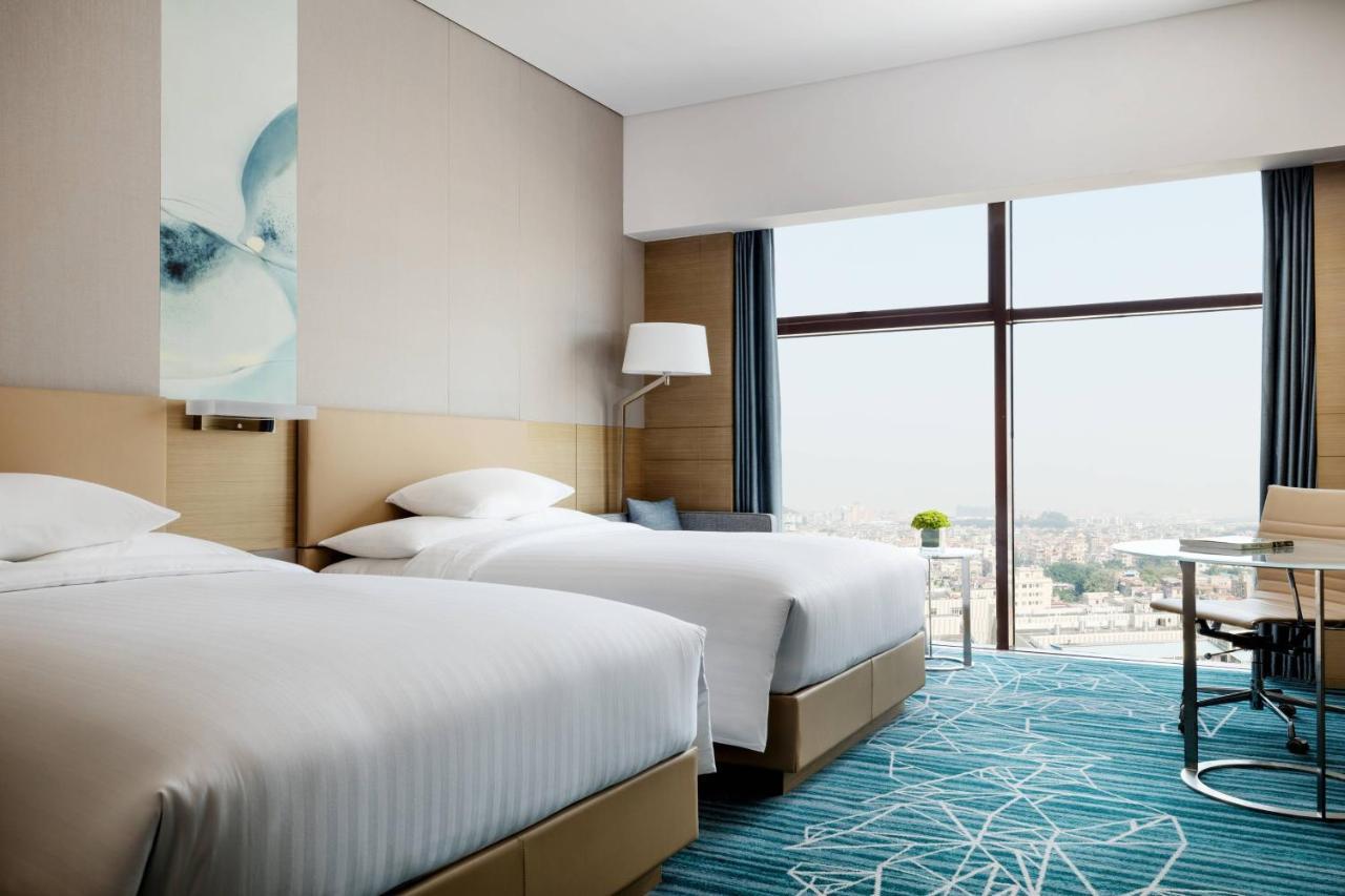 Отель Courtyard By Marriott Shunde Longjiang, Near Furniture Fair Экстерьер фото