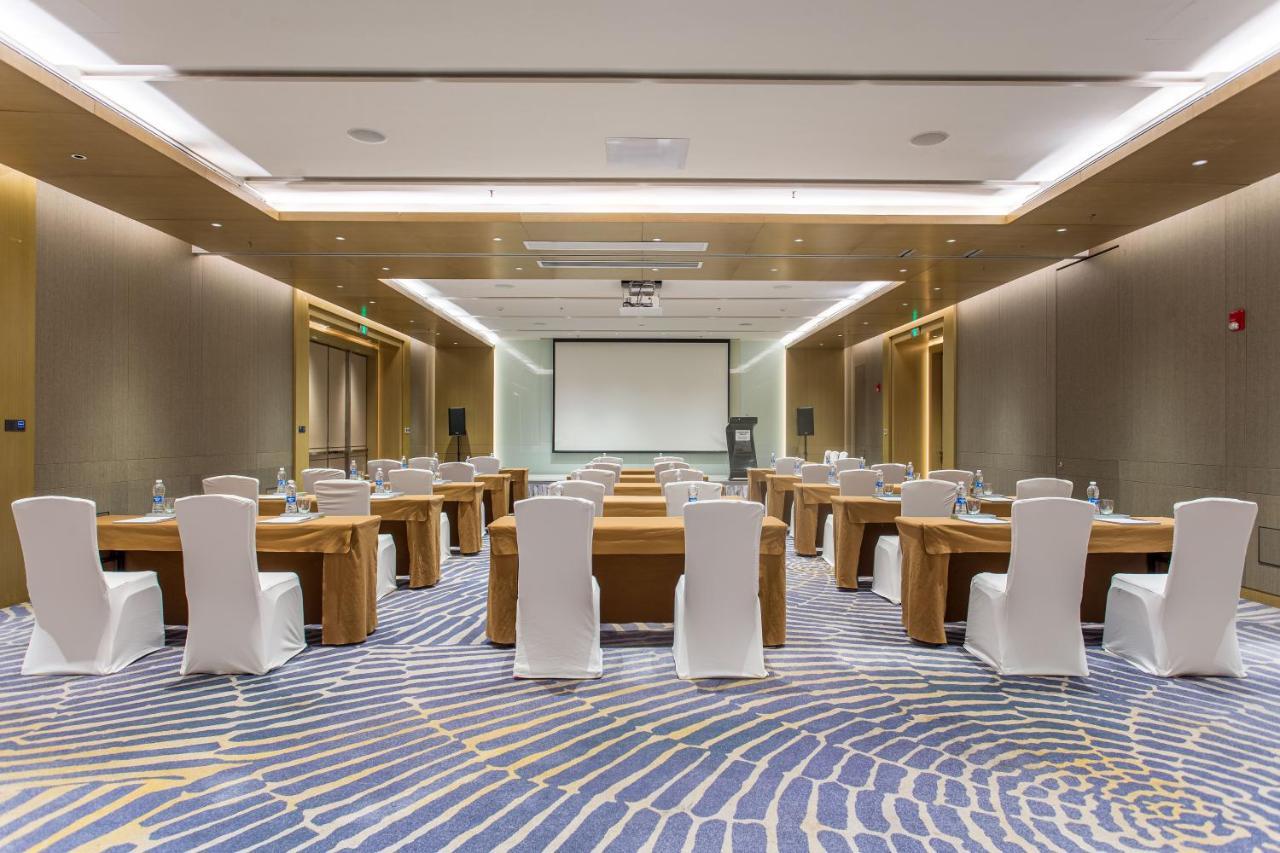 Отель Courtyard By Marriott Shunde Longjiang, Near Furniture Fair Экстерьер фото