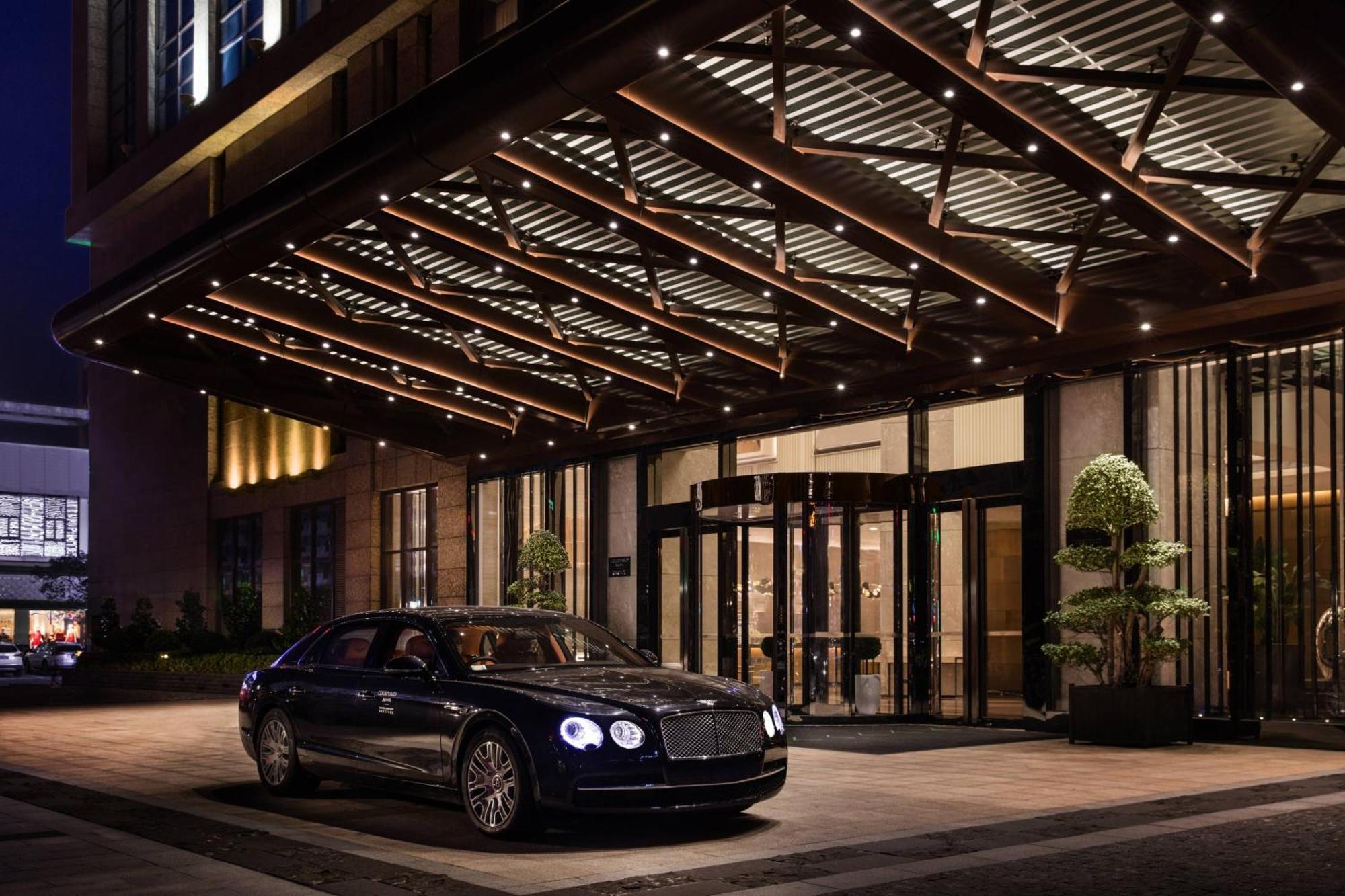 Отель Courtyard By Marriott Shunde Longjiang, Near Furniture Fair Экстерьер фото