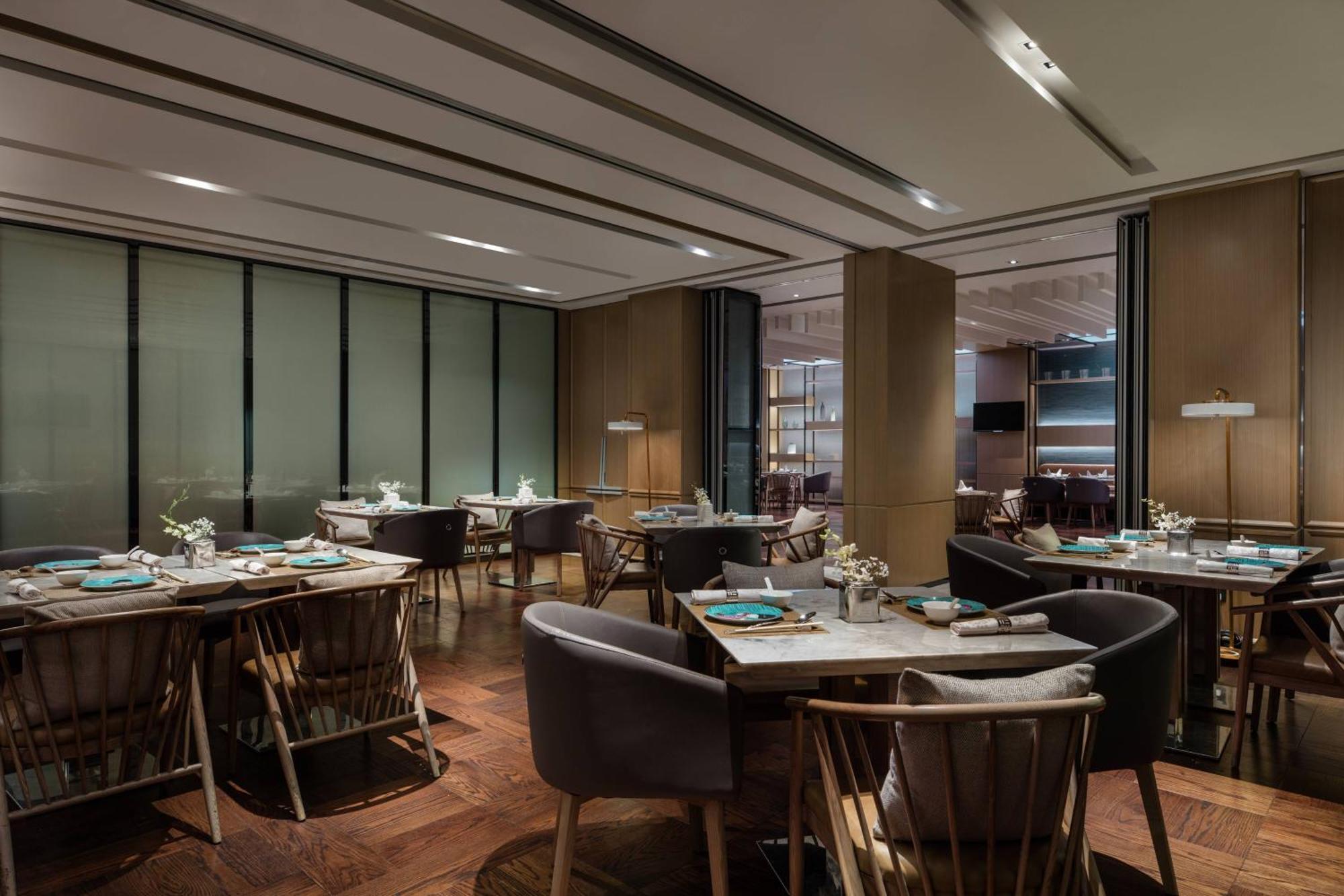 Отель Courtyard By Marriott Shunde Longjiang, Near Furniture Fair Экстерьер фото