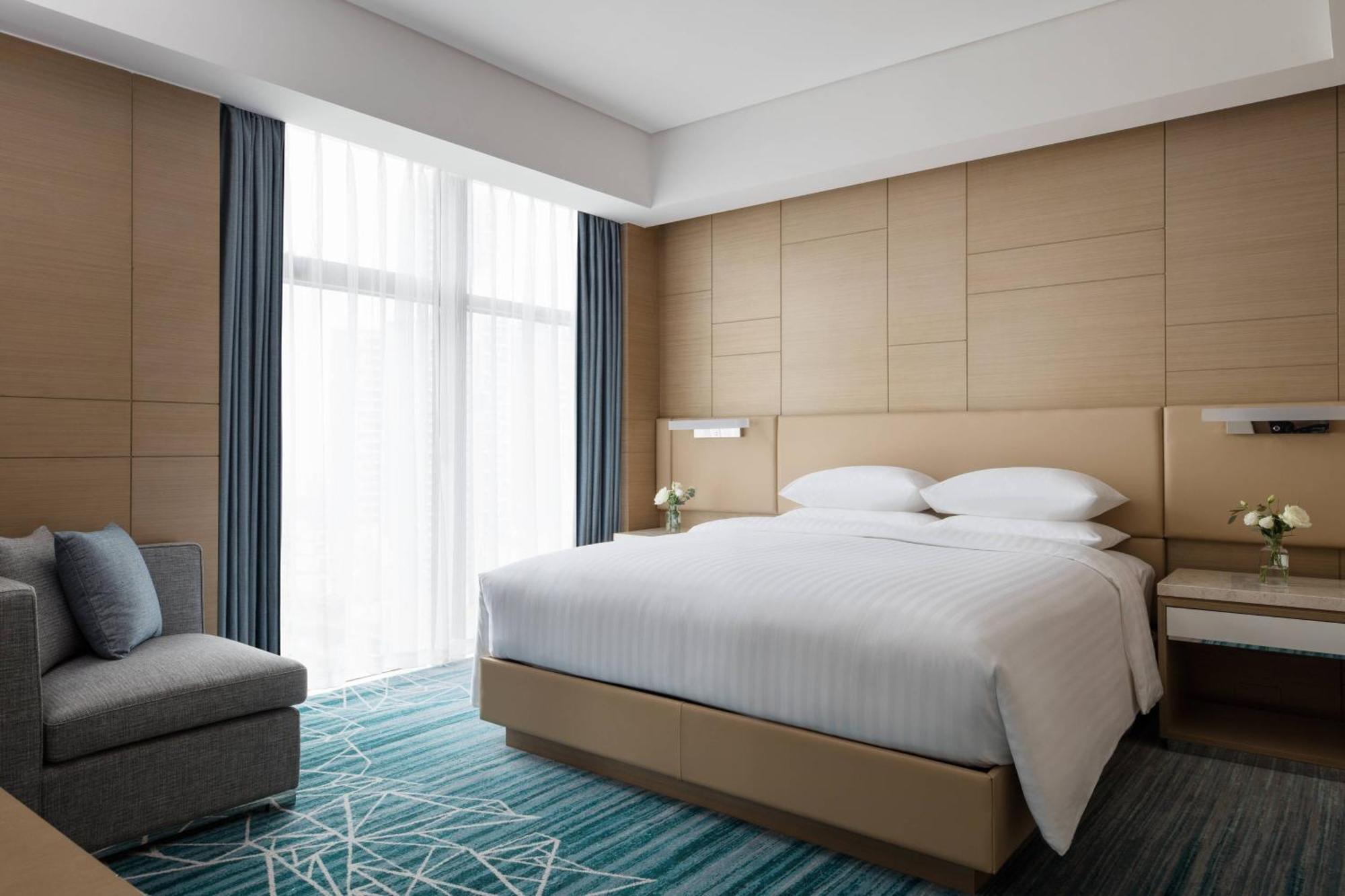 Отель Courtyard By Marriott Shunde Longjiang, Near Furniture Fair Экстерьер фото
