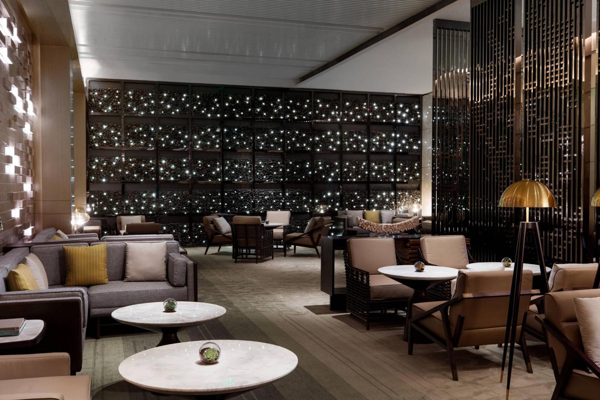 Отель Courtyard By Marriott Shunde Longjiang, Near Furniture Fair Экстерьер фото