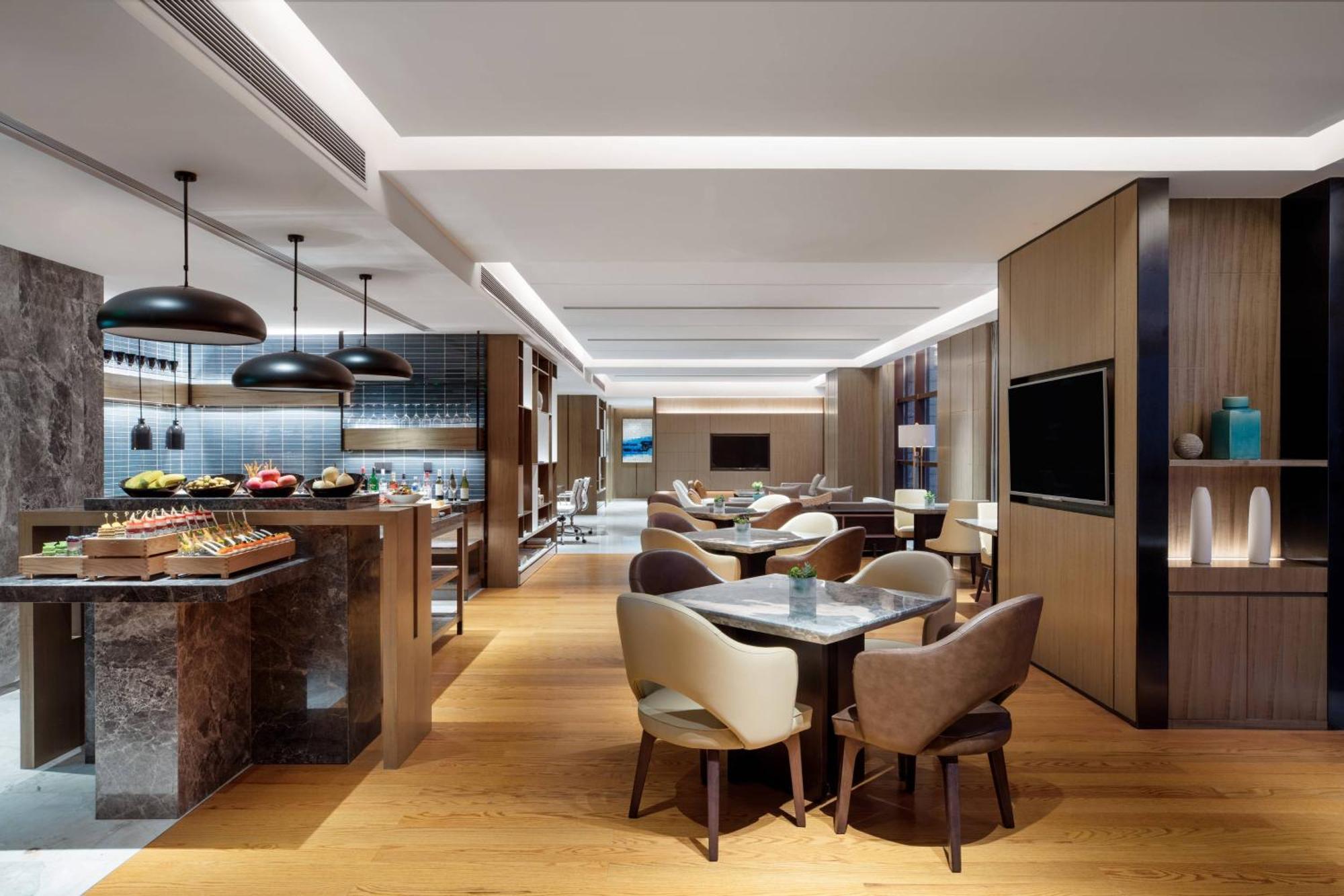 Отель Courtyard By Marriott Shunde Longjiang, Near Furniture Fair Экстерьер фото