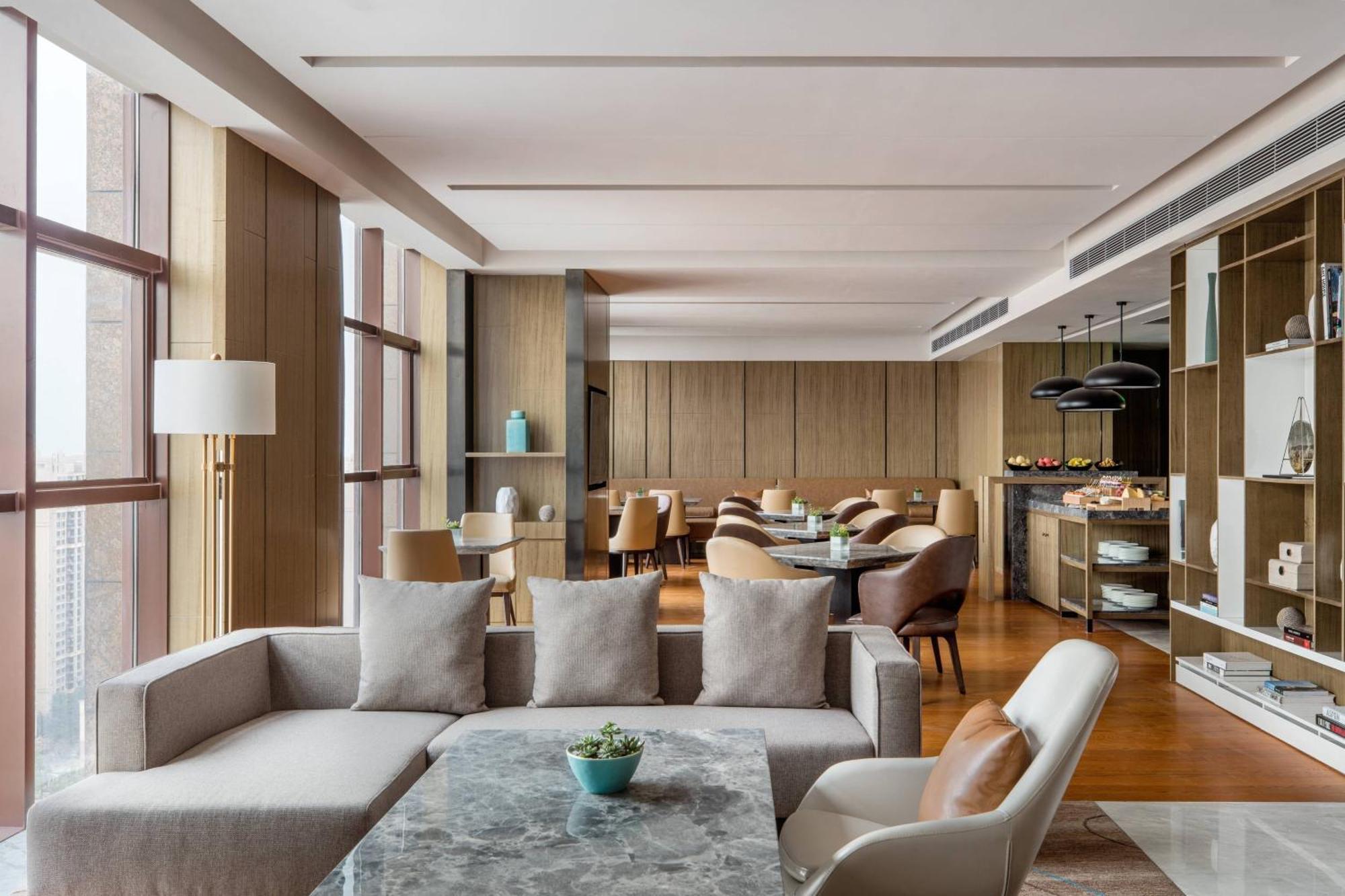 Отель Courtyard By Marriott Shunde Longjiang, Near Furniture Fair Экстерьер фото