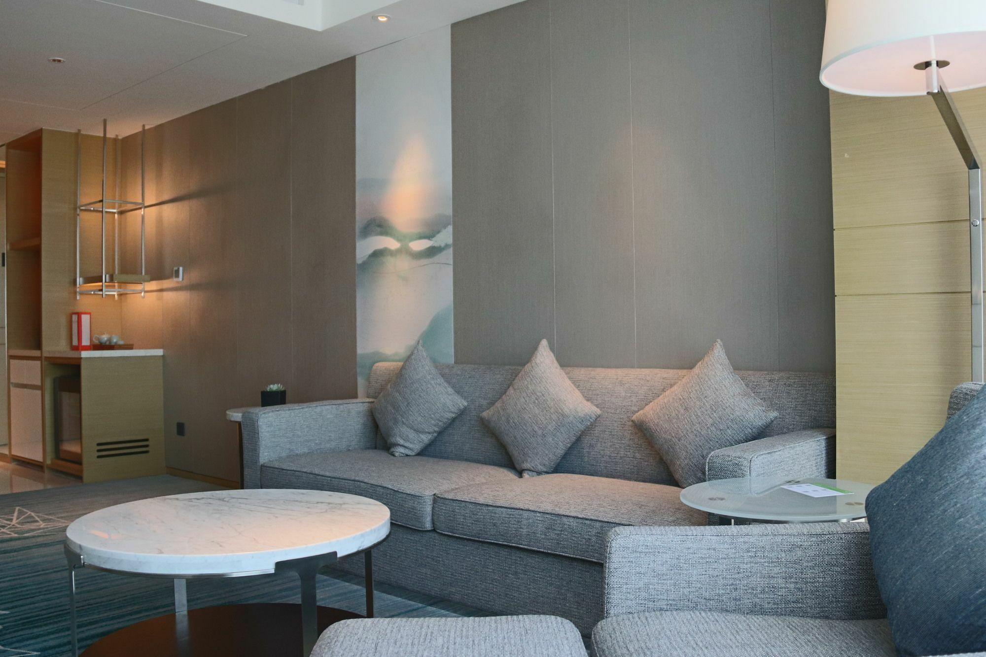 Отель Courtyard By Marriott Shunde Longjiang, Near Furniture Fair Экстерьер фото